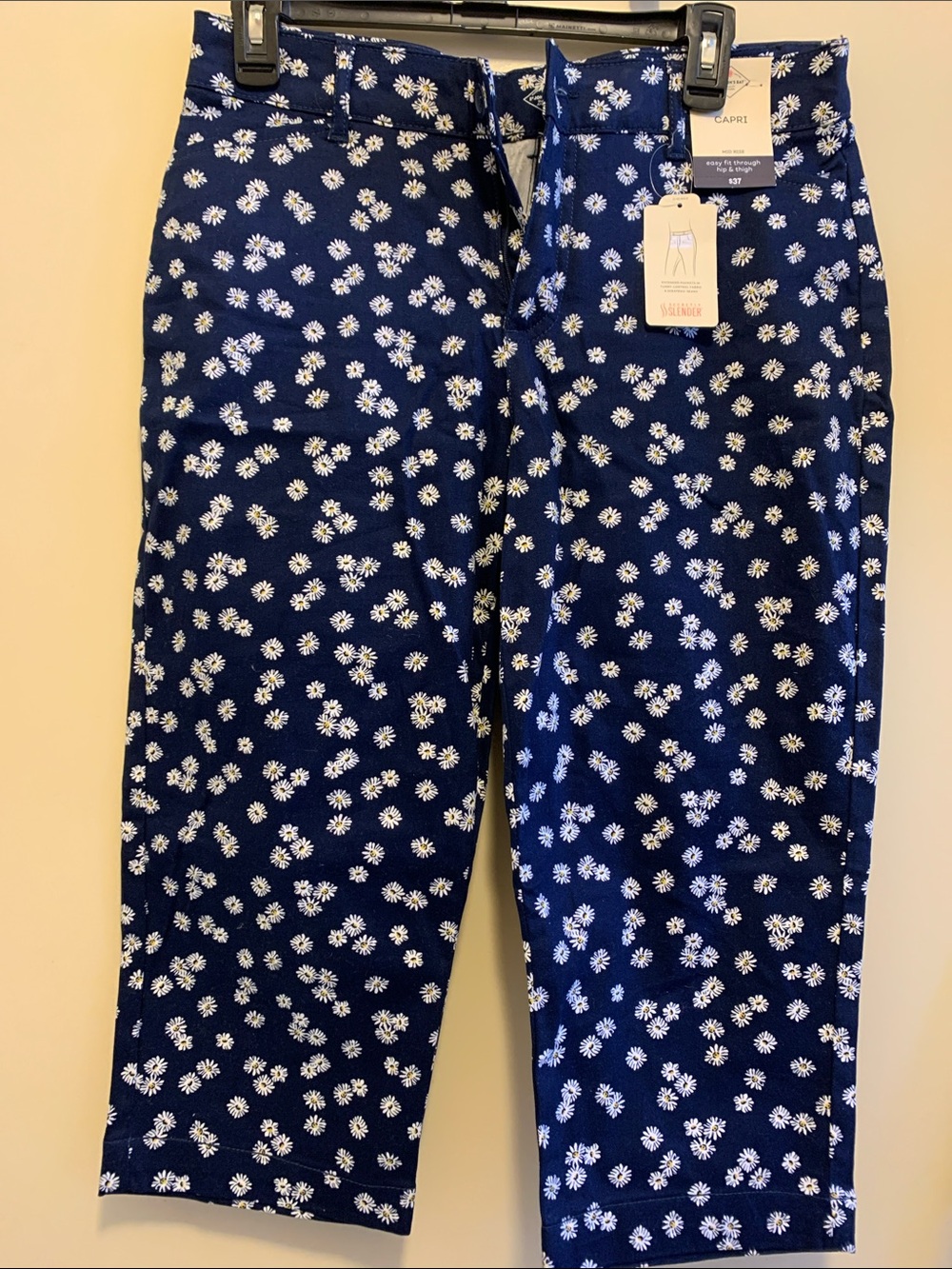 Navy Floral Capri Pants clam diggers at John’s bay new